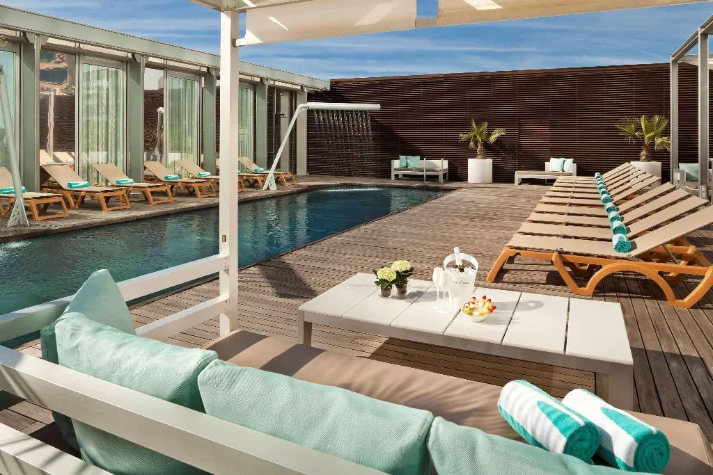 Pool, Melia Barcelona Sky, Barcelona