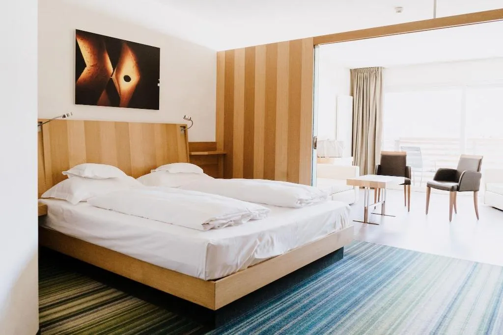 JUNIOR SUITE STANDARD Room, Lac Salin Spa & Mountain Resort, Milan