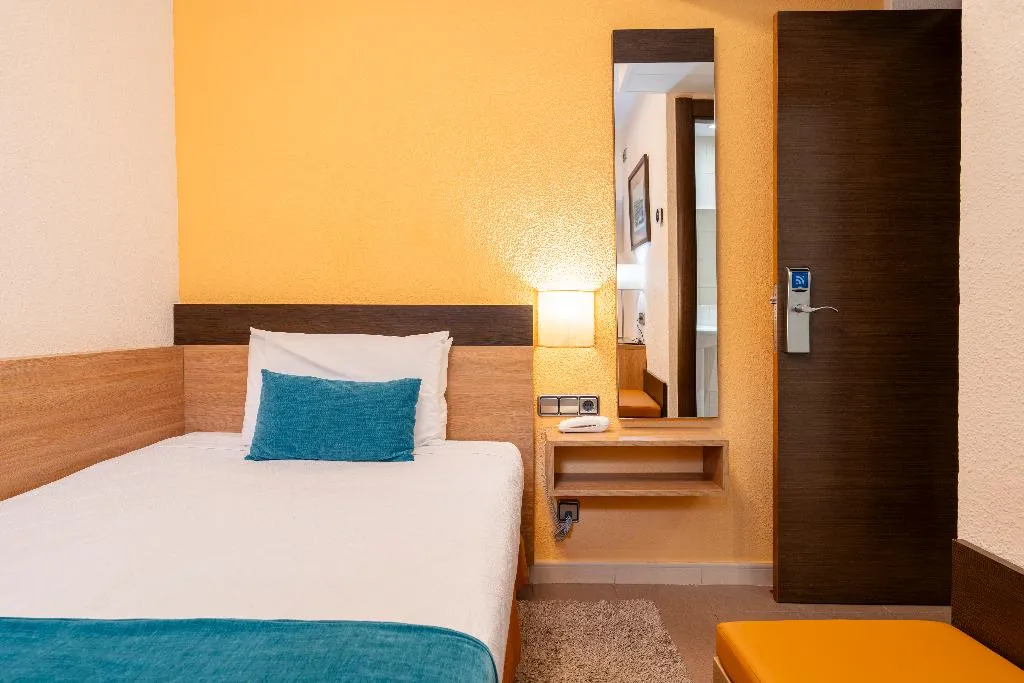 SINGLE STANDARD Room, Ballesta, Madrid
