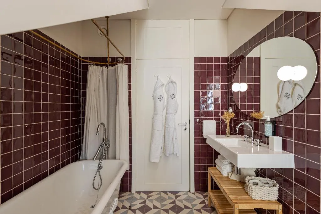 APARTMENT DELUXE ONE BEDROOM Room, Almaria - Edificio Da Corte, Lisbon