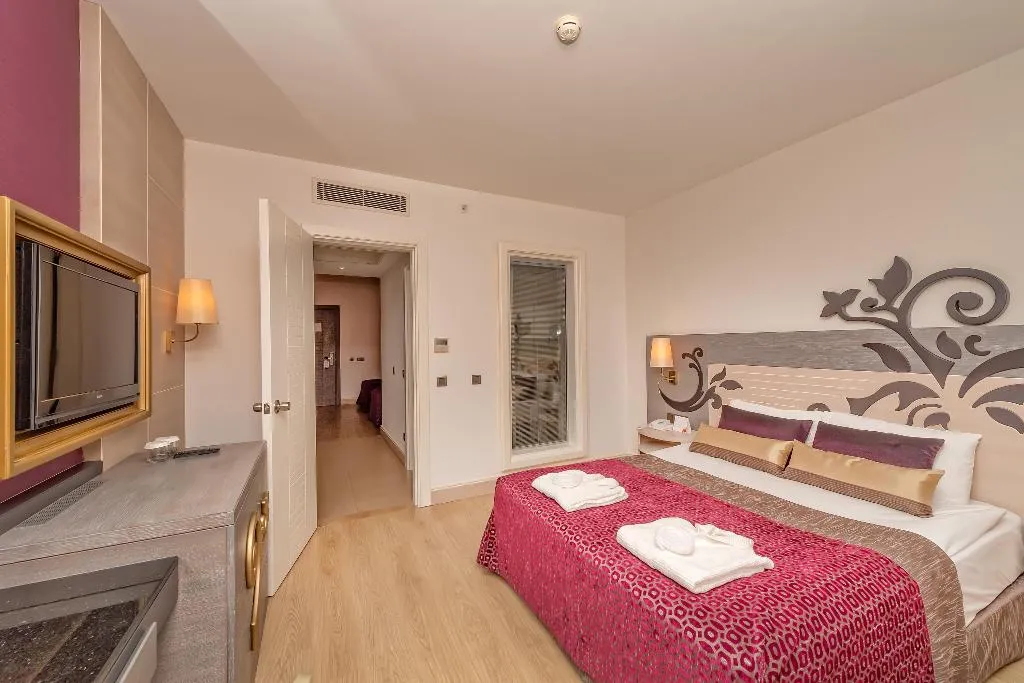FAMILY ROOM CONNECTING ROOM Room, Kirman Belazur Resort & Spa, Antalya
