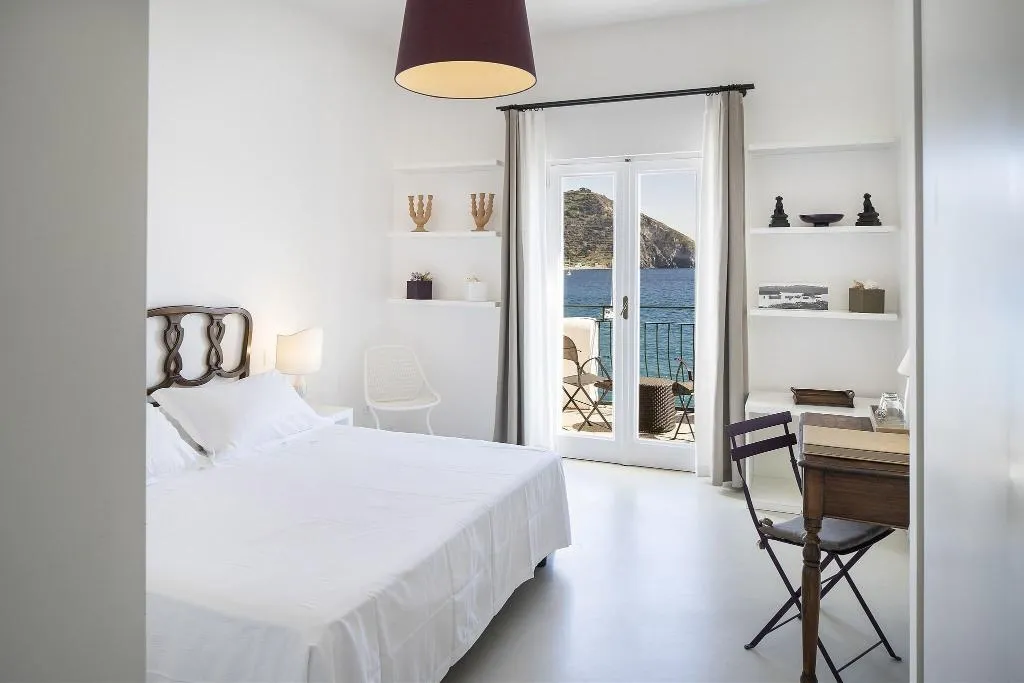 Room, Miramare Sea Resort and Spa, Naples