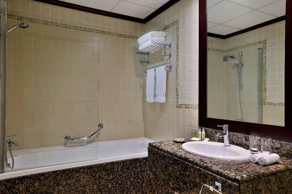 STUDIO SEA VIEW KING BED Room, Hilton Dubai The Walk, Dubai