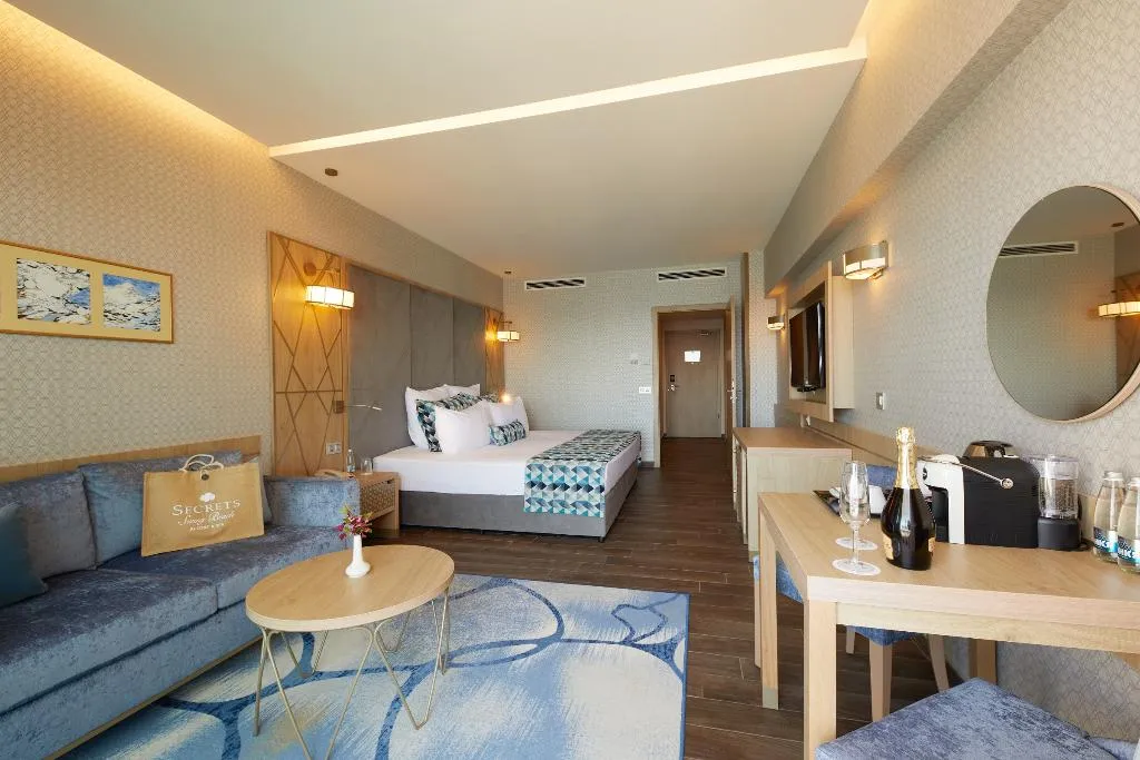 DOUBLE SINGLE USE DELUXE SEA FRONT Room, Secrets Sunny Beach Resort & Spa, Bourgas