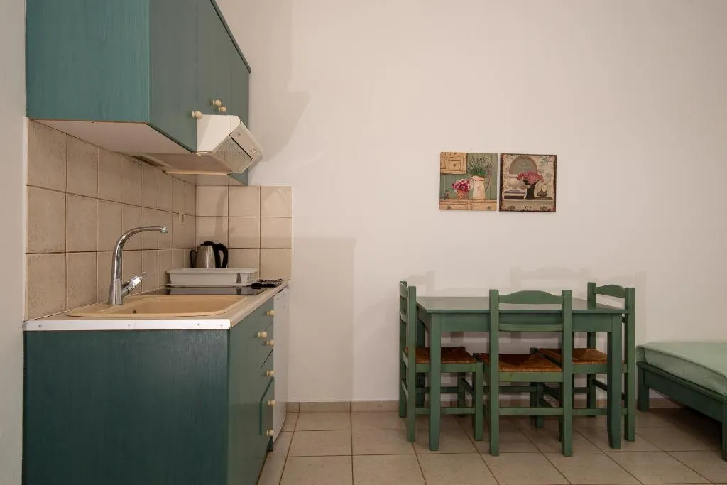 TRIPLE STANDARD Room, Elpis Studios & Apartments, Crete
