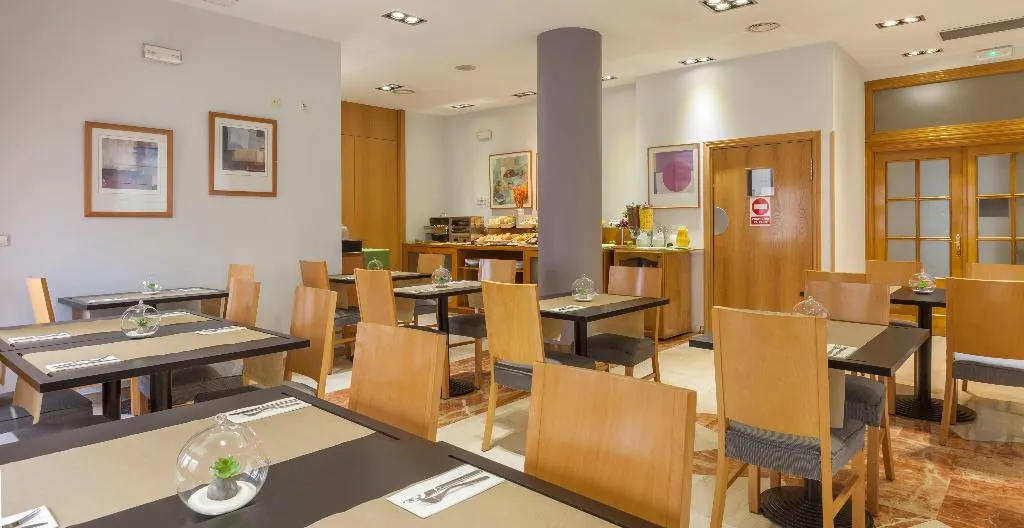 Restaurant, Porcel Torre Garden, Madrid
