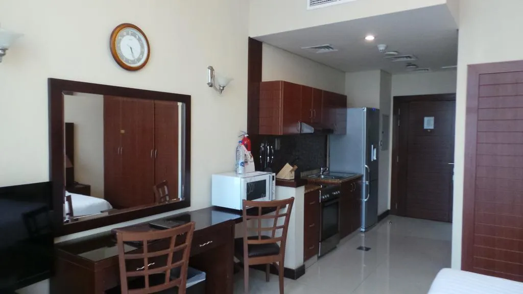 STUDIO DELUXE Room, Xclusive Maples Hotel Apartments, Dubai