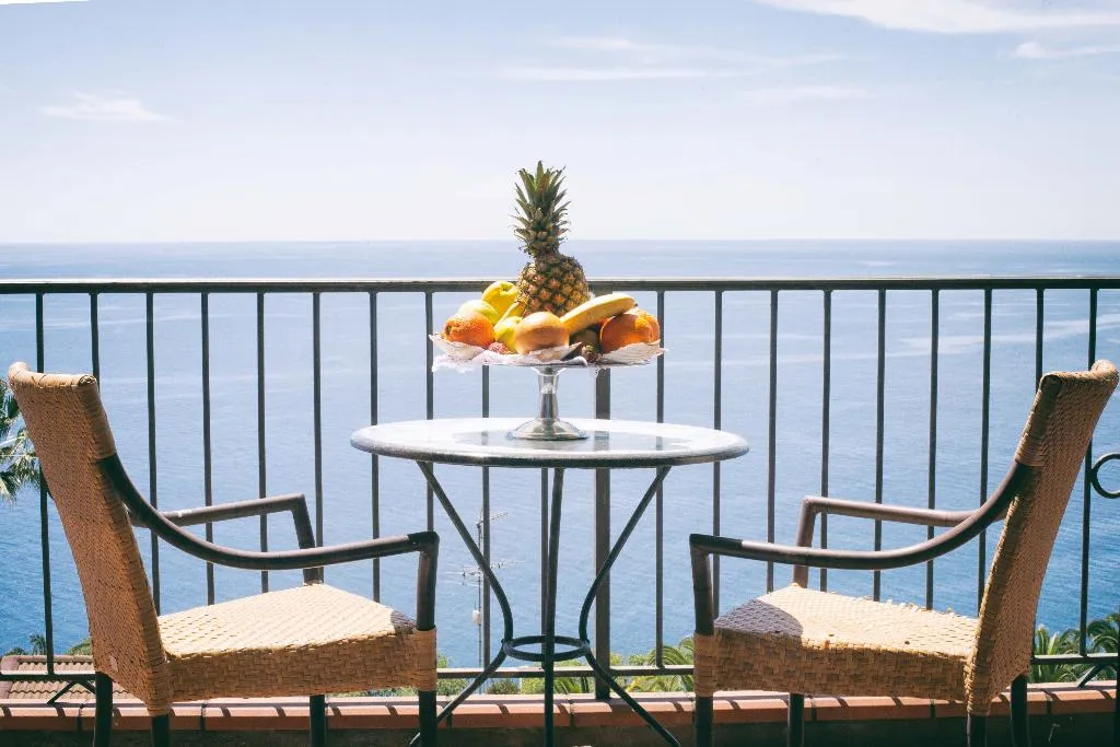 DOUBLE SINGLE USE DELUXE SEA VIEW Room, Hotel Capo dei Greci, Catania