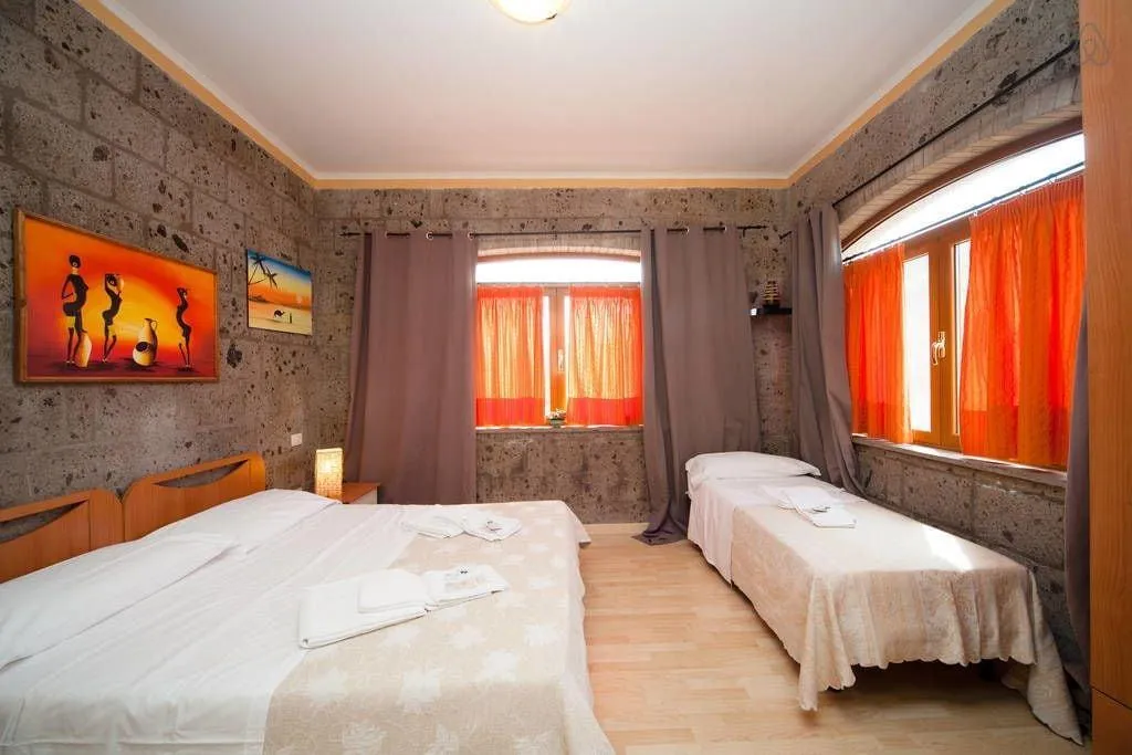 Room, Villa De Angelis, Naples