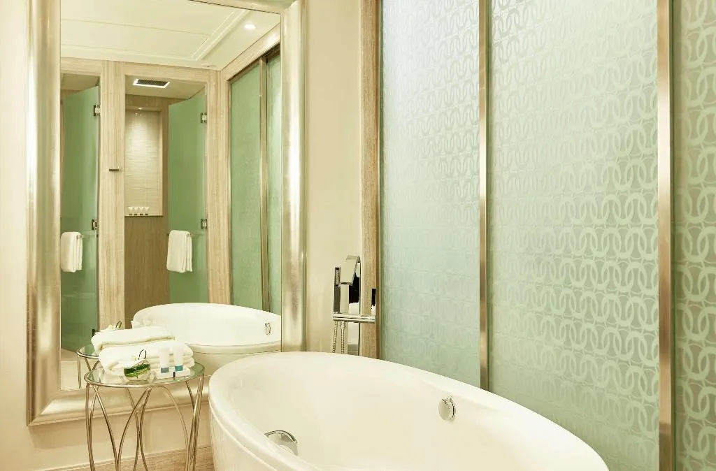 TWIN EXECUTIVE Room, Hilton Dubai Al Habtoor City, Dubai