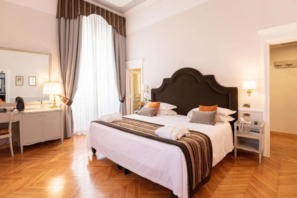 Double or Twin DELUXE PREMIUM Room, Bettoja Hotel Massimo d'Azeglio, Rome