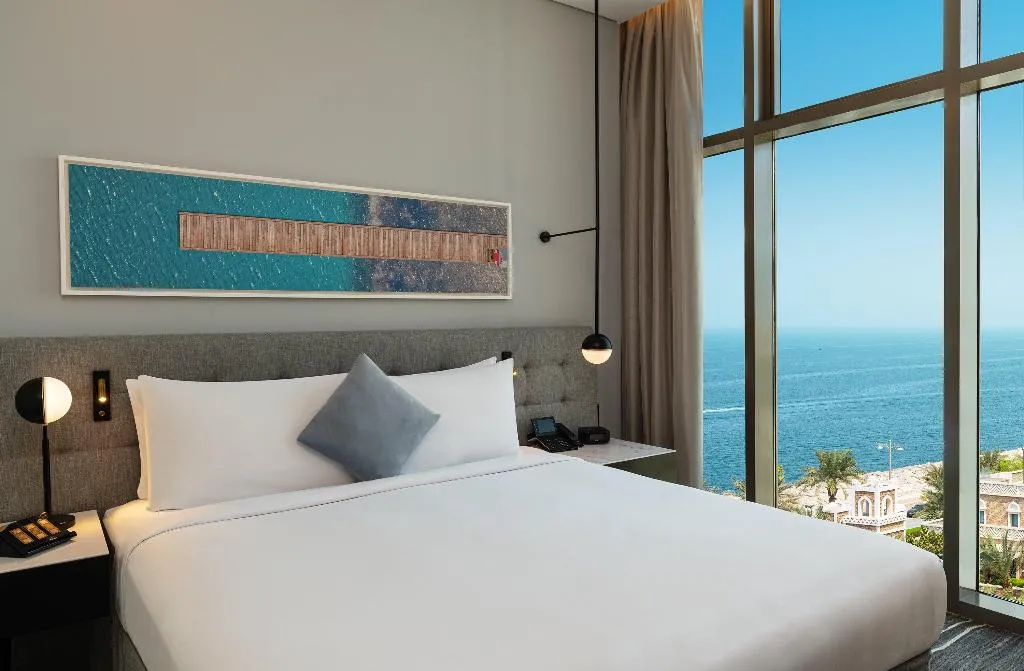 SUITE SEA VIEW Room, Th8 Palm Dubai Beach Resort Vignette Collection, Dubai