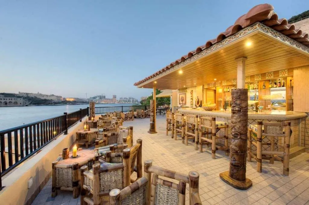 Bar, Grand Hotel Excelsior, Malta