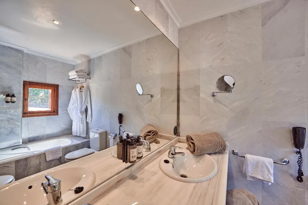 JUNIOR SUITE STANDARD Room, Hotel Maristel, Majorca
