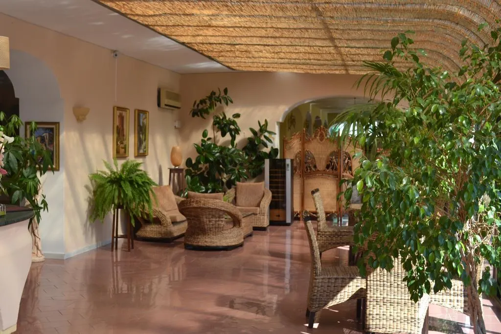 Lobby, Maremonti, Naples