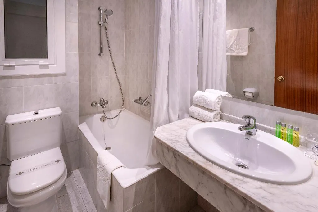 Double or Twin STANDARD Room, Ciudad de Castelldefels, Barcelona