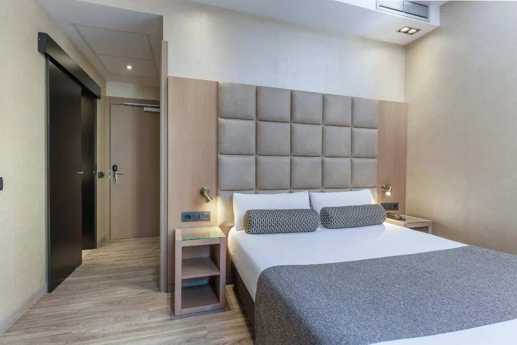 DOUBLE STANDARD Room, Suizo, Barcelona