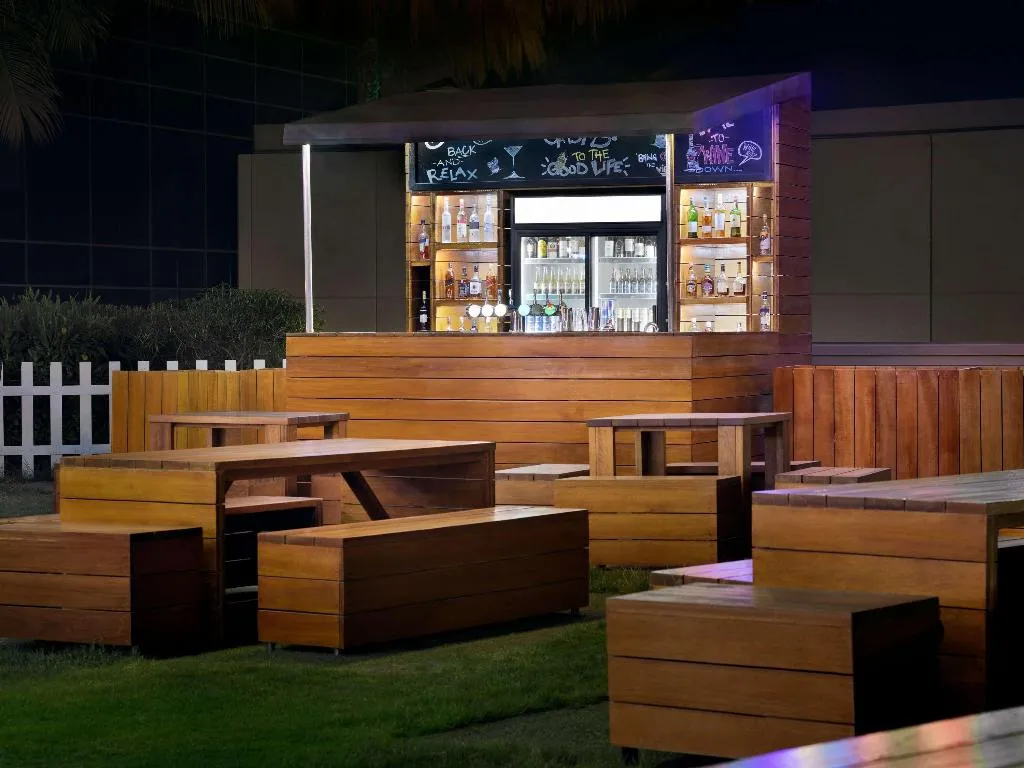 Restaurant, Movenpick Hotel Jumeirah Beach, Dubai