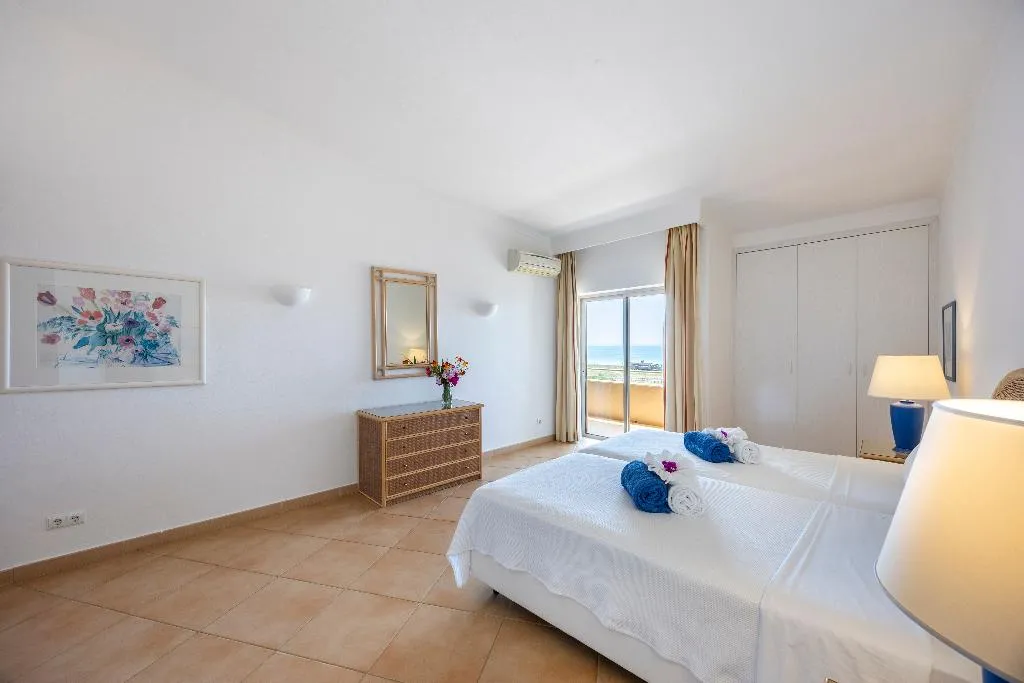 APARTMENT PENTHOUSE Room, Vila Palmeira, Algarve