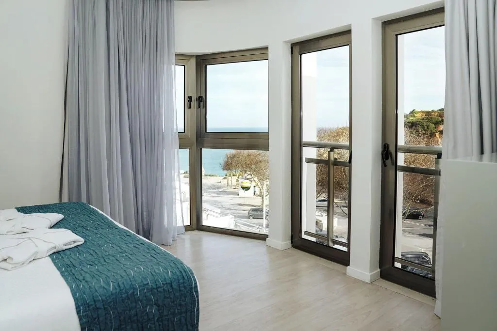JUNIOR SUITE PARTIAL SEA VIEW Room, Carvi Beach Hotel, Algarve