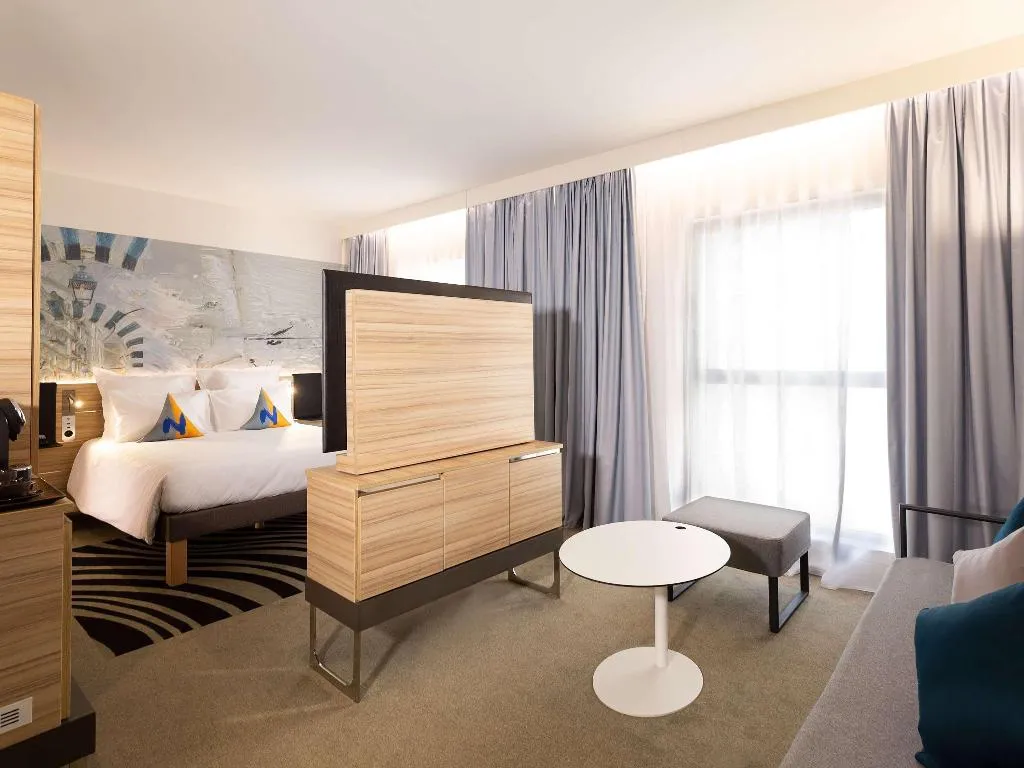 DOUBLE DELUXE Room, Novotel Tunis Lac, Tunisia