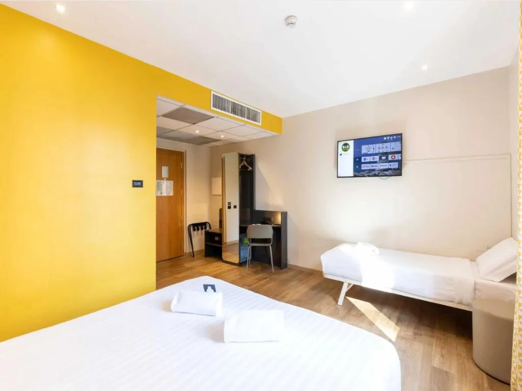 TRIPLE STANDARD Room, B&B Hotel Roma Tuscolana San Giovanni, Naples