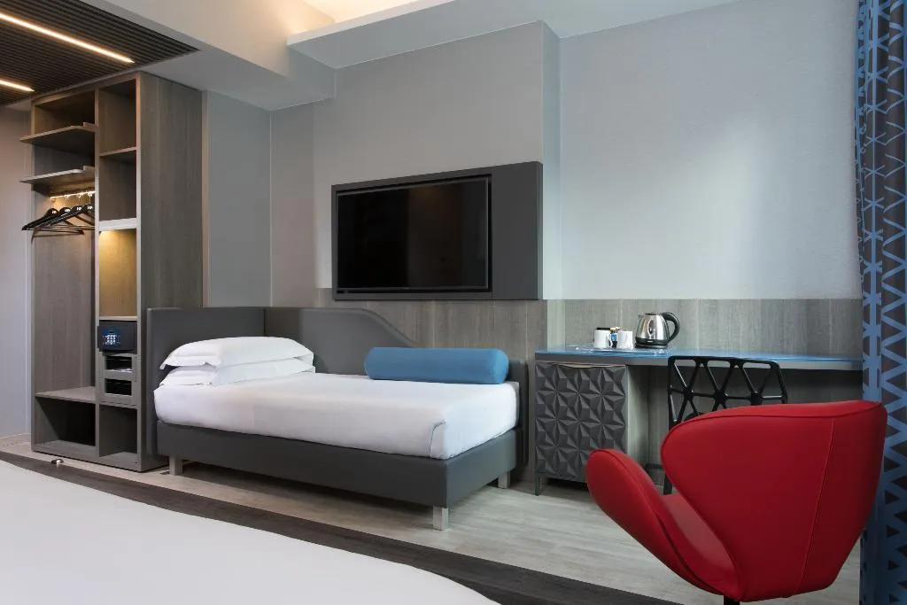 TRIPLE STANDARD Room, iQ Hotel Milano, Milan