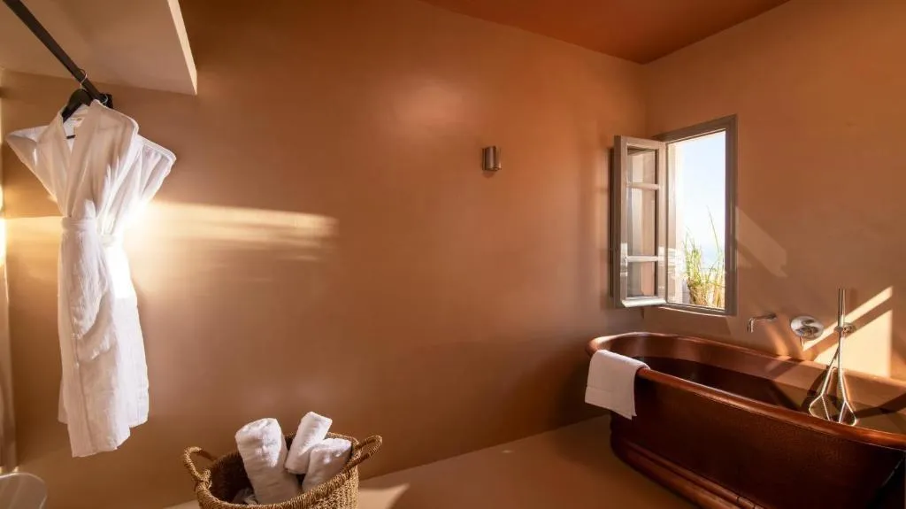 SUITE WITH JACUZZI WITH VIEWS Room, Terra Verde Oia By K&k, Santorini