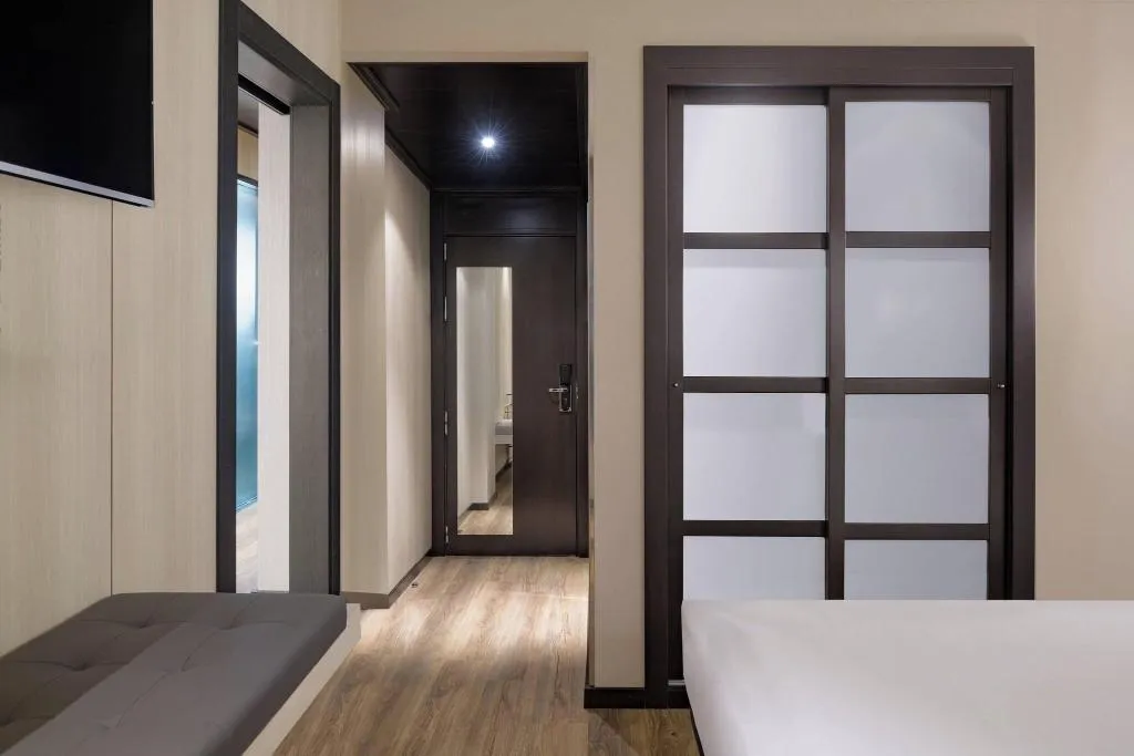 FAMILY ROOM KING SIZE BED Room, AC Valencia, Valencia