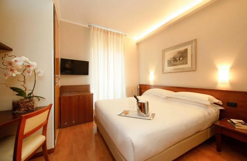 DOUBLE BASIC Room, Fenice Hotel Milan, Milan