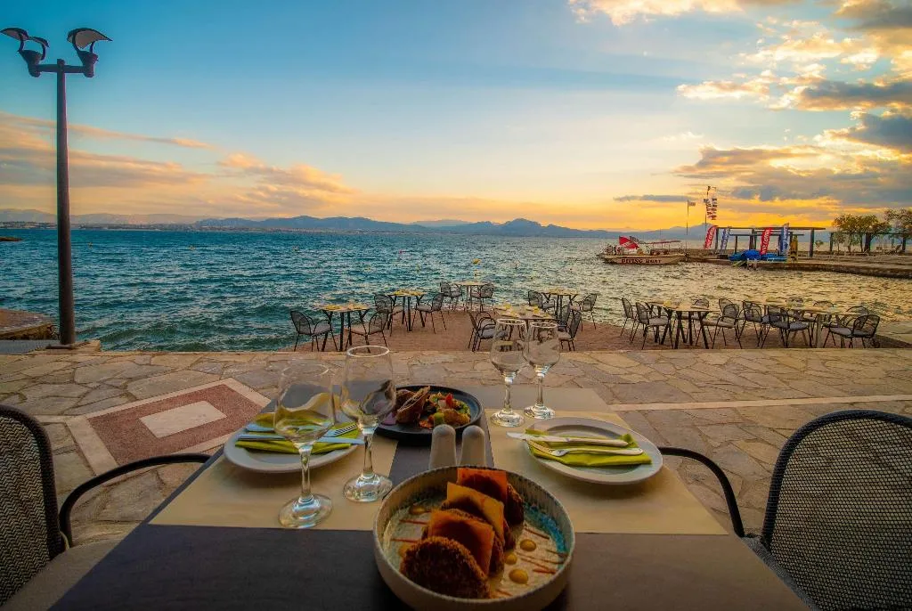 Restaurant, Ramada by Wyndham Loutraki Poseidon Resort, Kalamata