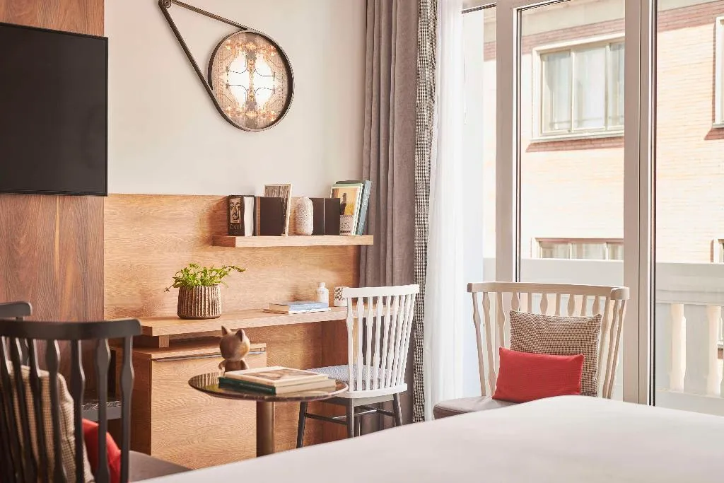 Room, Hyatt Centric Gran Via Madrid, Madrid
