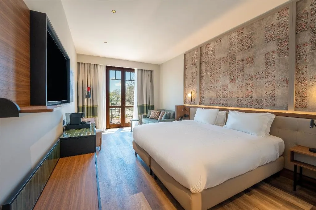 Room, Picciolo Etna Golf Resort & Spa, Curio Collection, Catania