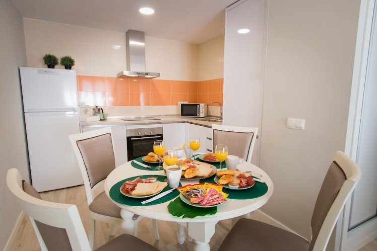Holidays2Malaga Suites Apartments, Costa Del Sol