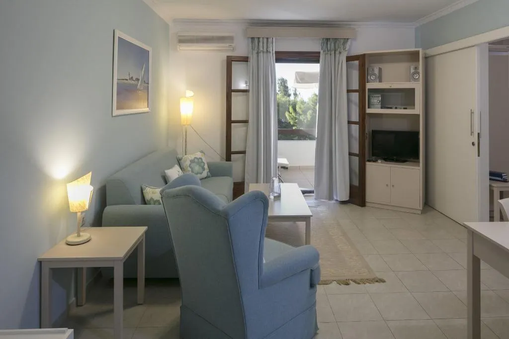 Room, Magic, Skiathos