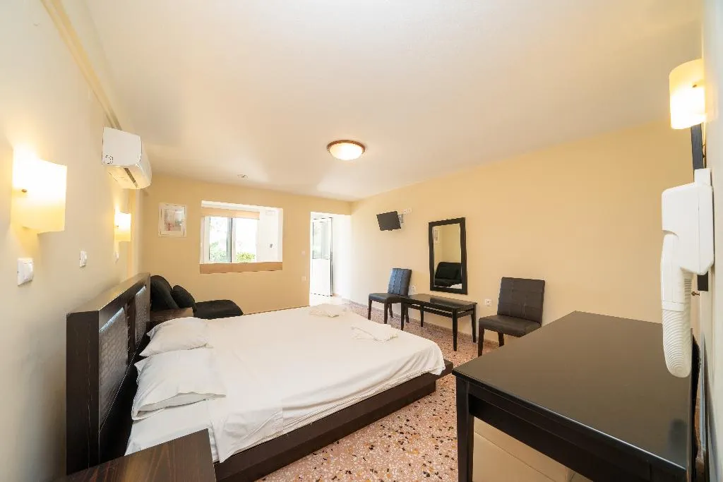 STUDIO STANDARD Room, Lorenzo House Apartments, Kefallinia
