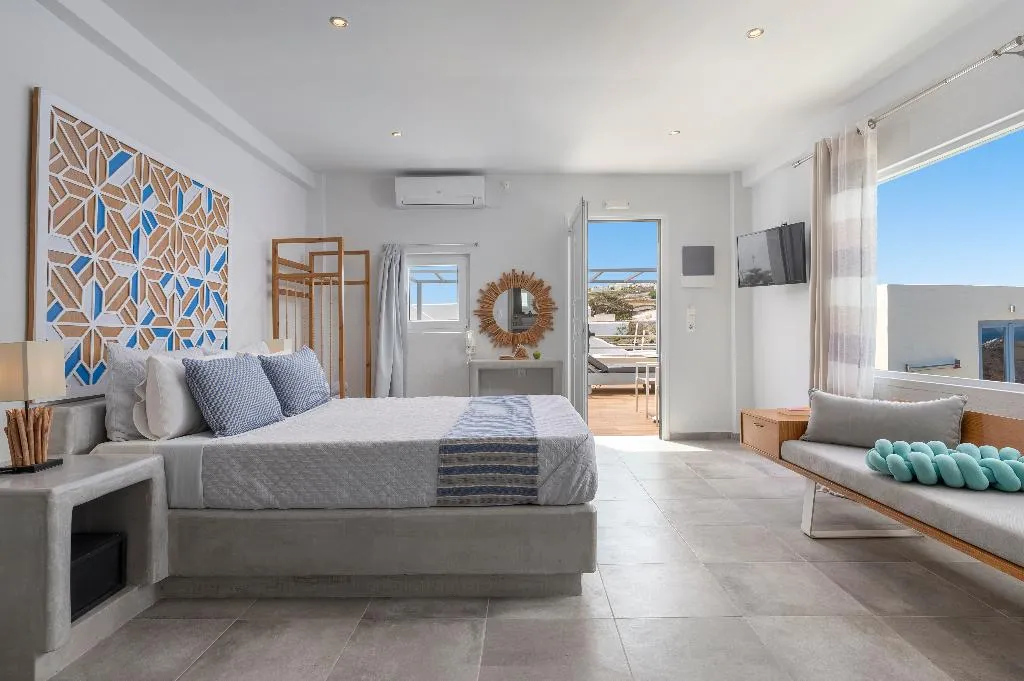 SUITE GRAND Room, Gizis Cliffside Suites, Santorini