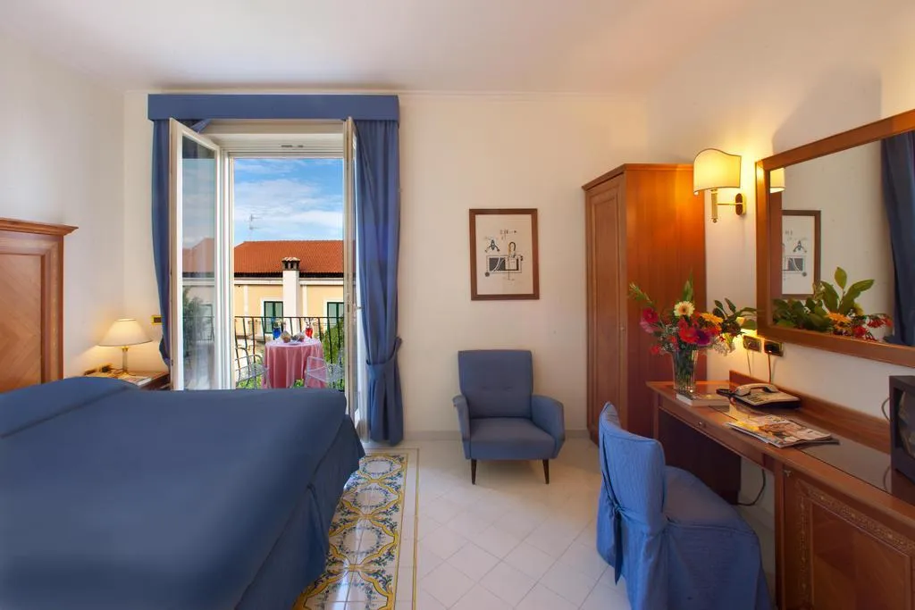DOUBLE SINGLE USE STANDARD Room, Continental, Naples