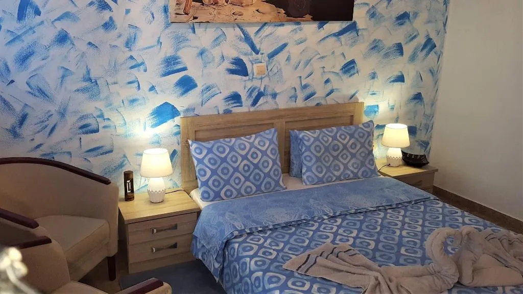 Room, Pleasure Beachside Studios, Santorini