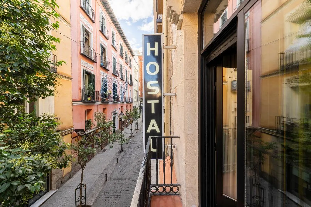 TRIPLE STANDARD Room, Ballesta, Madrid