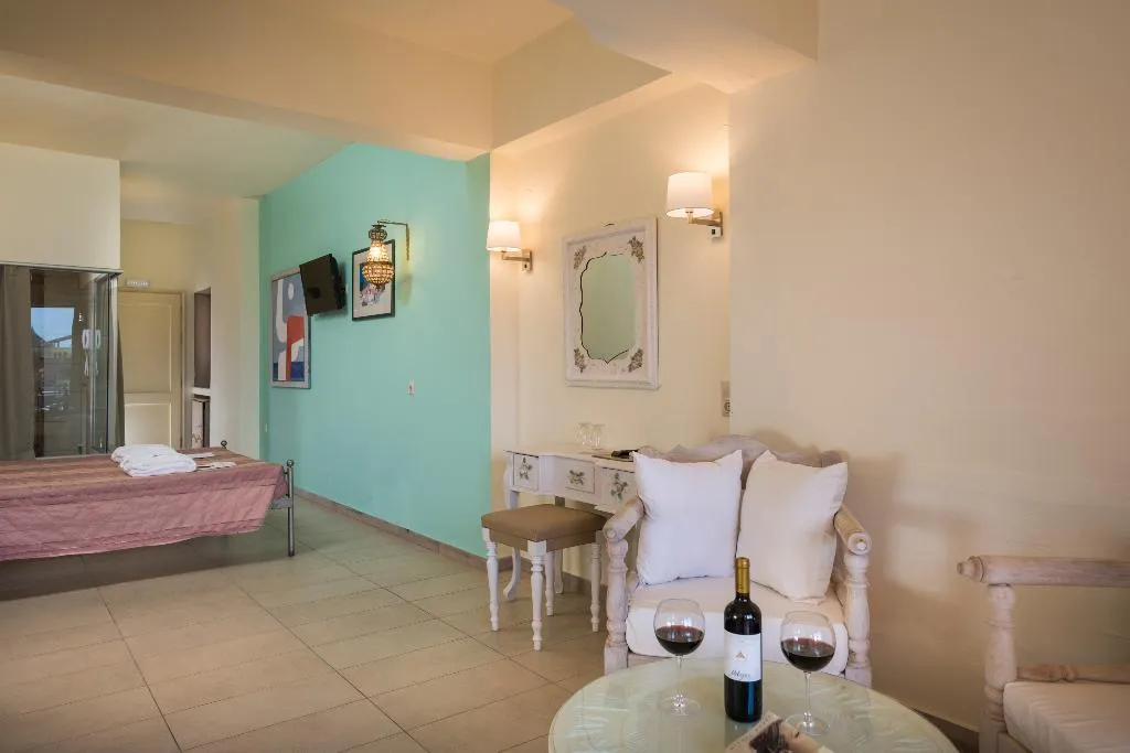 SUITE WITH PRIVATE POOL Room, Orpheas Resort, Crete
