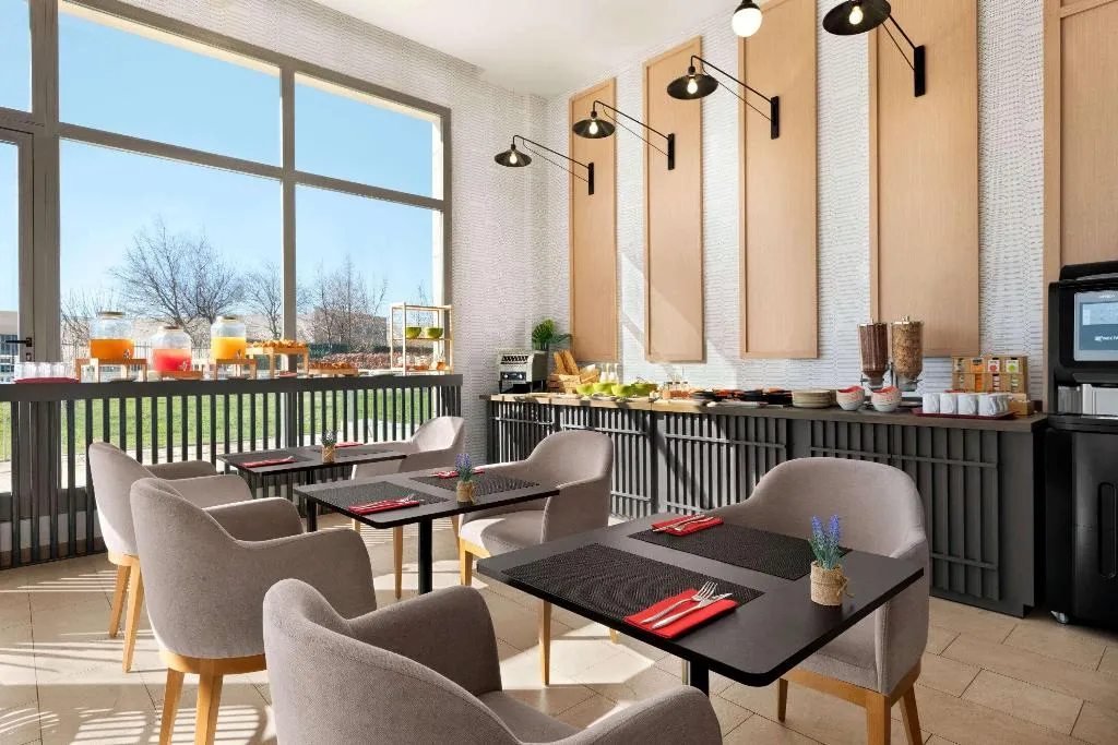 Restaurant, Ramada by Wyndham Madrid Getafe, Madrid