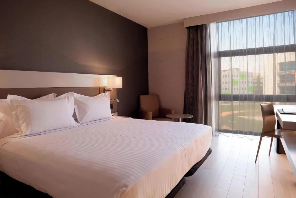 DOUBLE KING SIZE BED Room, AC Sant Cugat, Barcelona