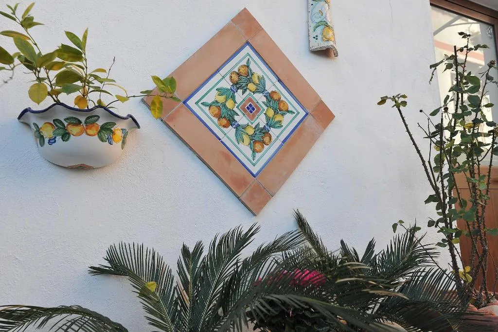 Room, B&B Le Cycas, Naples