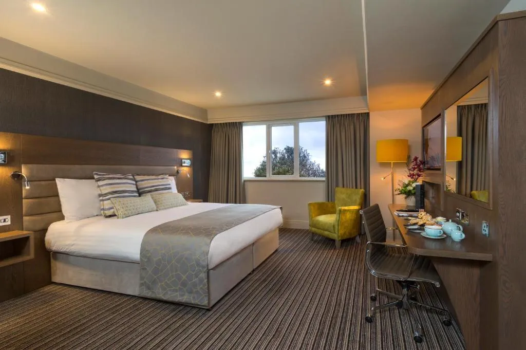 Room EXECUTIVE CAPACITY 2 Room, Bonnington Dublin, Dublin