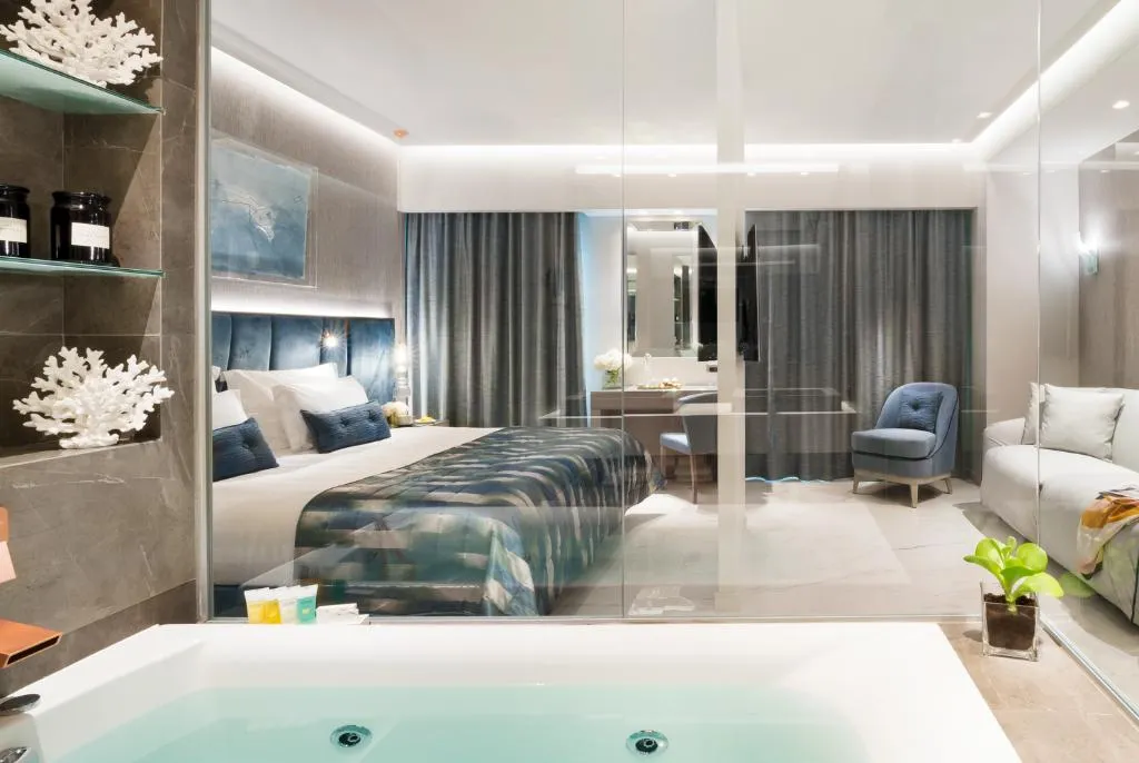 JUNIOR SUITE DELUXE Room, Grand Hotel Palace Thessaloniki, Halkidiki