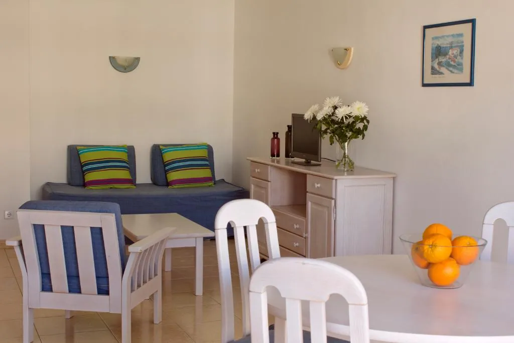 APARTMENT TWO BEDROOMS Room, Dunas Do Alvor - Torralvor, Algarve