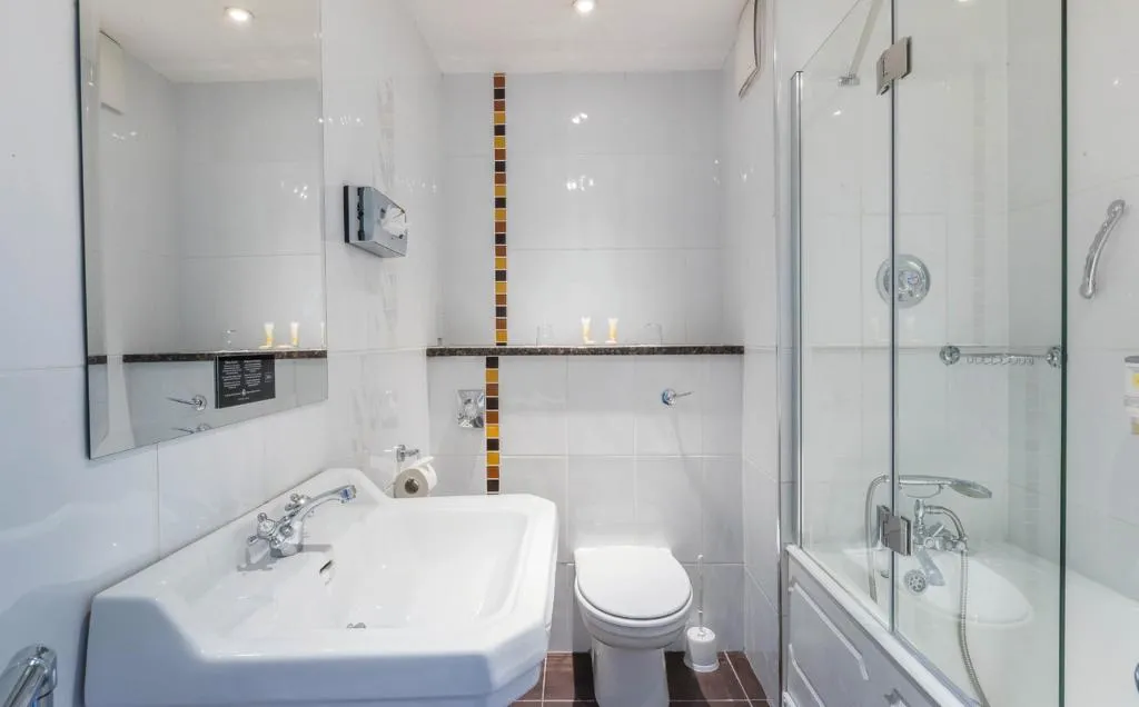 DOUBLE QUEEN SIZE BED Room, Hotel Riu Plaza The Gresham Dublin, Dublin