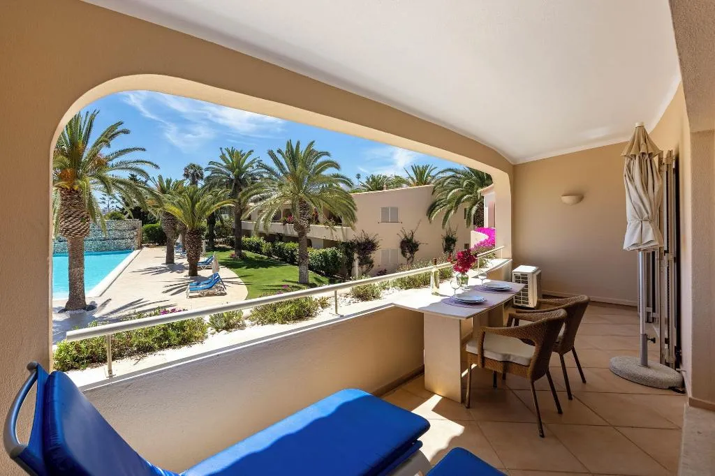 Room, Vila Palmeira, Algarve