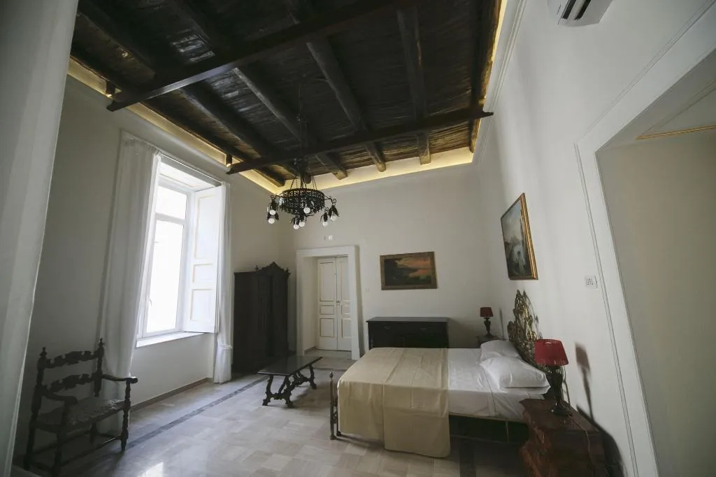 Room, Area Angioina Suites, Naples